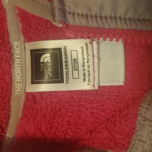 North face - Picture 2 of 3